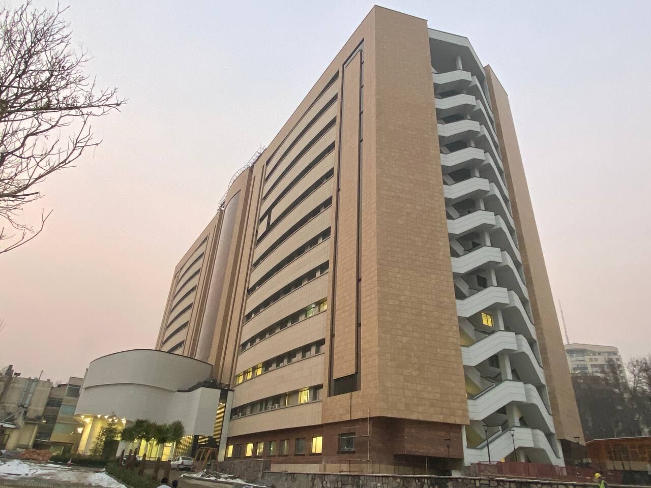 بیمارستان شهدای تجریش بدون تامین 2000 پارکینگ افتتاح شد/تخریب بیمارستان در صورت عدم تامین پارکینگ بیمارستان شهدای تجریش بدون تامین 2000 پارکینگ افتتاح شد/تخریب بیمارستان در صورت عدم تامین پارکینگ