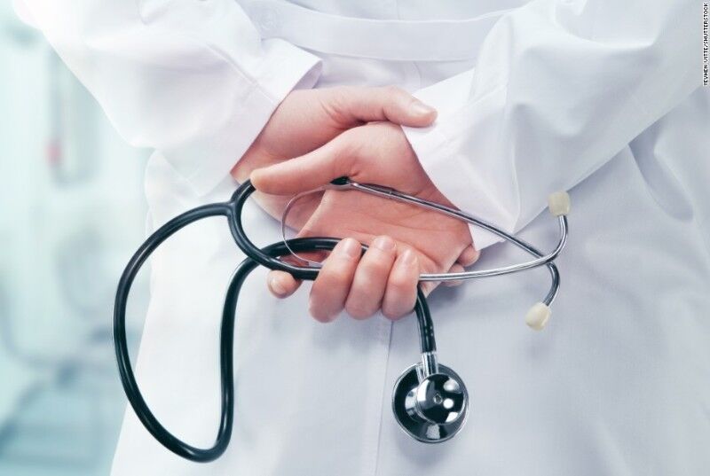 فرصت سوزی سه ماهه وزیر بهداشت برای رفع کمبود پزشک متخصص