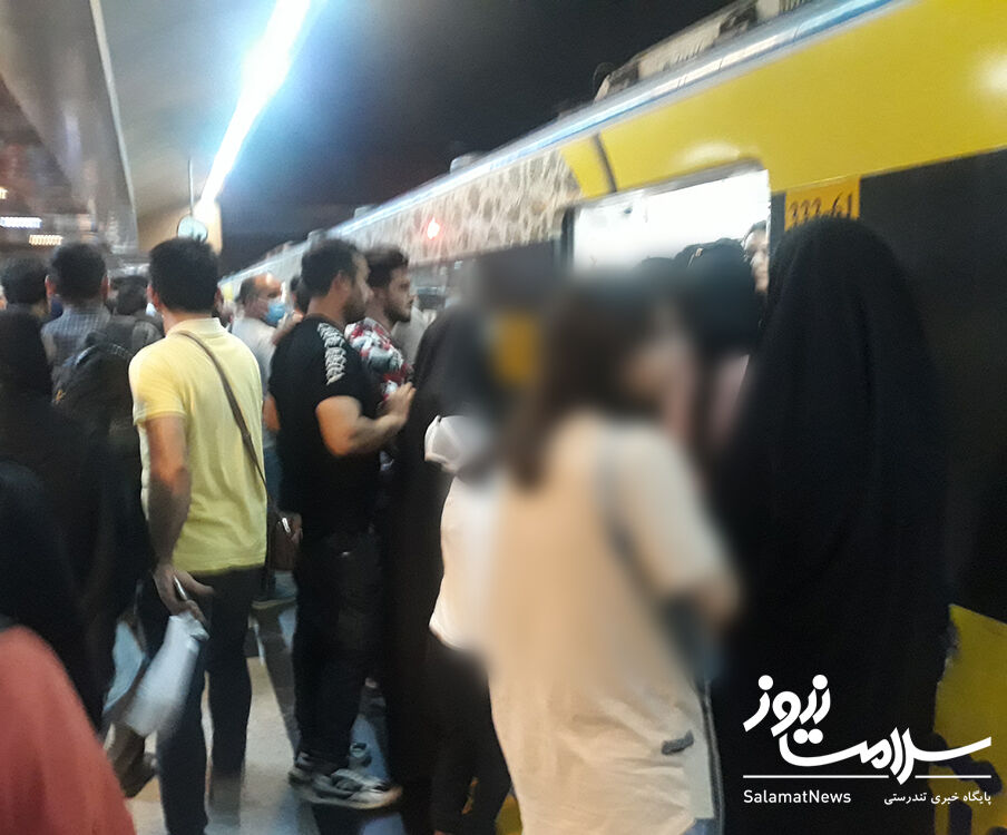 دعوا، فحاشی و ضرب و شتم در واگن زنان مترو/به جای زنانه- مردانه کردن، تعداد قطارهای مترو را افزایش دهید دعوا، فحاشی و ضرب و شتم در واگن زنان مترو/به جای زنانه- مردانه کردن، تعداد قطارهای مترو را افزایش دهید