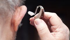 وسایل کمک شنوایی ریسک زوال عقل را در افراد پرریسک کاهش می دهد