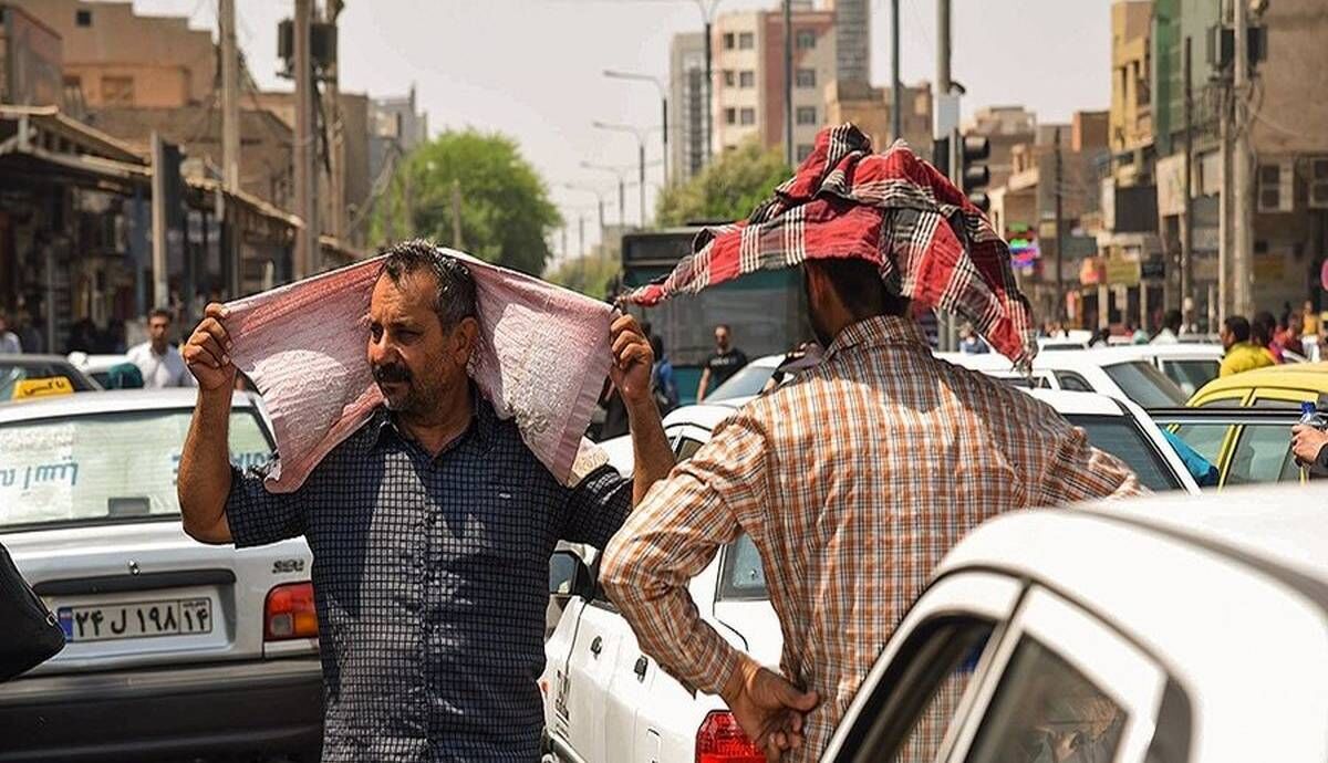 مرگ  12 کارگر به دلیل گرمازدگی مرگ  12 کارگر به دلیل گرمازدگی