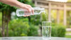خطرات کاهش سطح املاح در بدن/ تابستان روزی چند لیوان آب بنوشیم؟