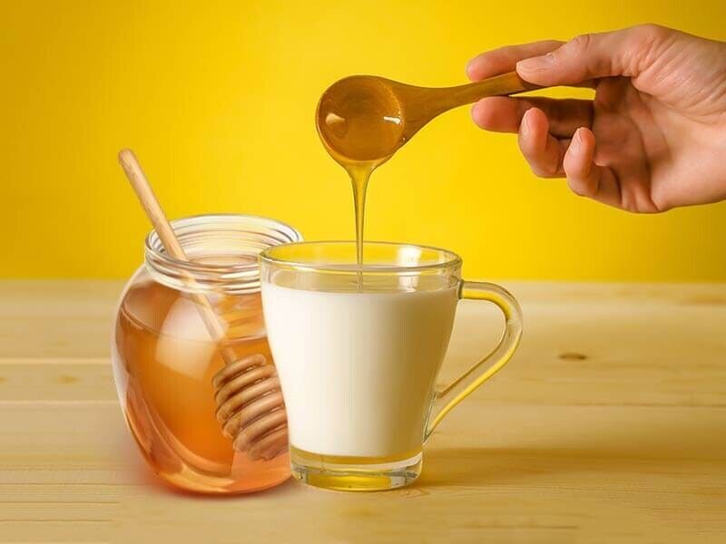 شیر داغ و عسل ؛ مفید یا زیان آور؟ً! شیر داغ و عسل ؛ مفید یا زیان آور؟ً!