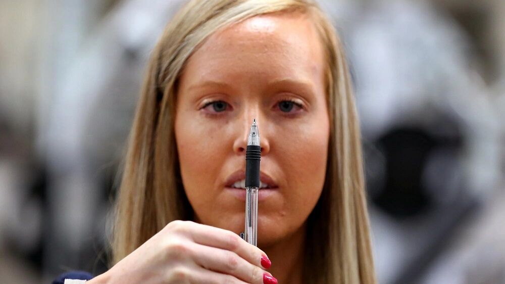 تمرین های چشمی برای افرادی که فشار چشم دیجیتال دارند! (+عکس)