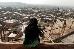 محدودیتهای زنان سرپرست خانوار ایرانی
