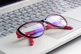 آیا لنزهای مسدود کننده نور آبی موثر هستند؟ آیا لنزهای مسدود کننده نور آبی موثر هستند؟