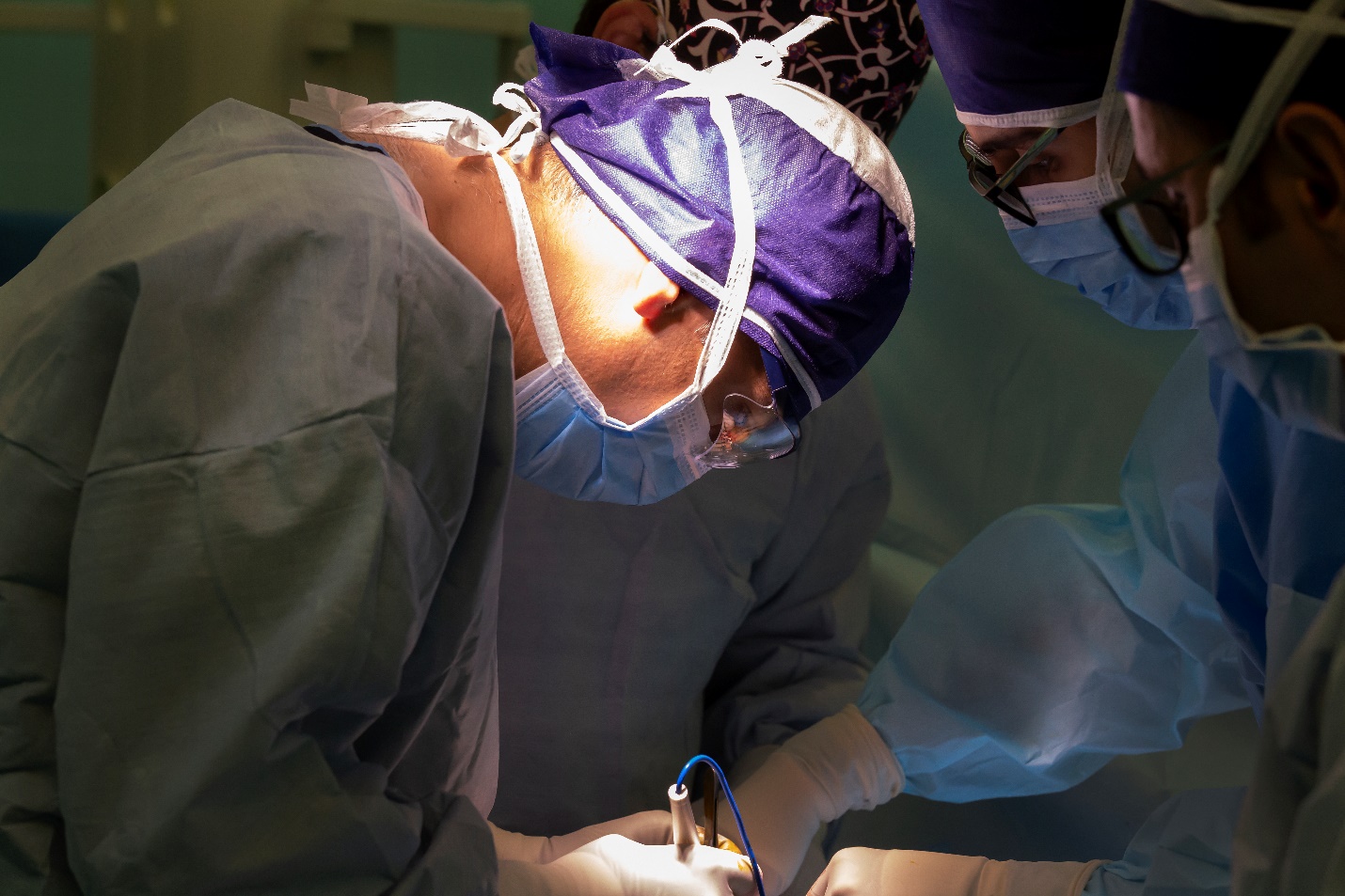 علت درد زانو چیست و چگونه بهبود پیدا میکند ؟