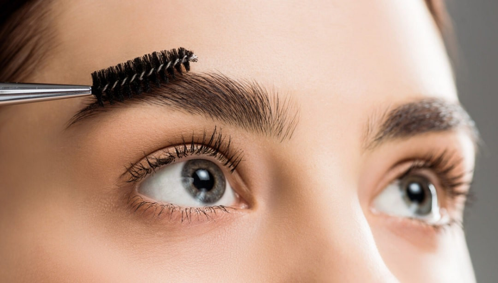 ماندگاری کاشت ابرو چه قدر است؟