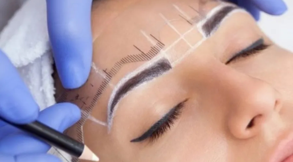 ماندگاری کاشت ابرو چه قدر است؟