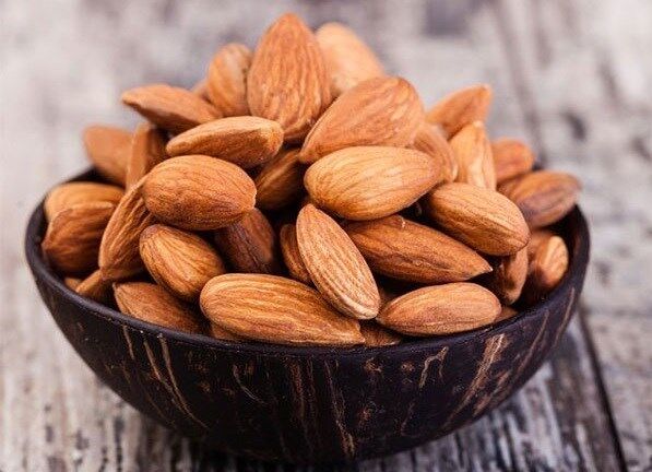 بادام یک مکمل عالی برای رژیم کاهش وزن است بادام یک مکمل عالی برای رژیم کاهش وزن است
