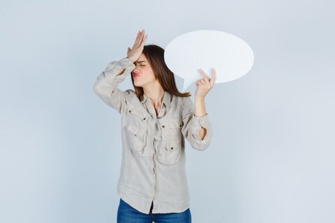 آیا فراموش کردن کلمات هنگام صحبت کردن طبیعی است؟