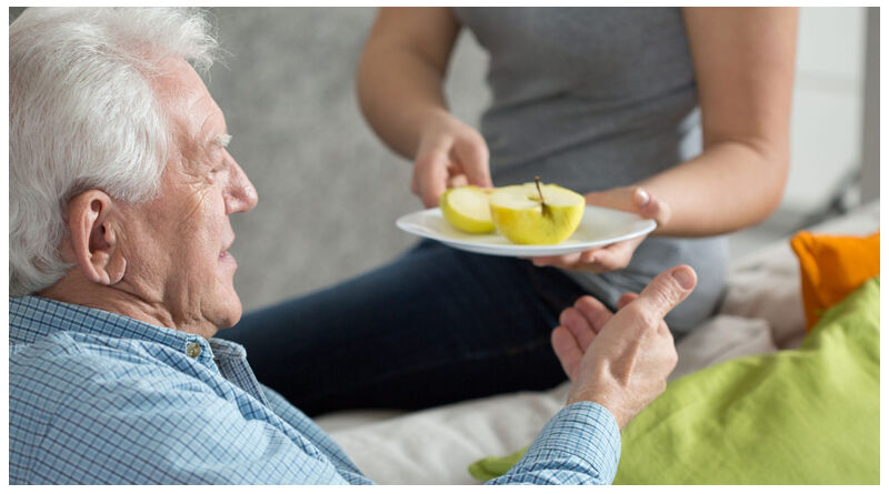 نکاتی که باید در تغذیه سالمندان رعایت شود