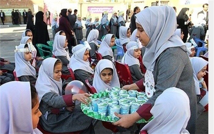 بودجه ناکافی، مانع اجرای کامل برنامه شیرمدرسه بودجه ناکافی، مانع اجرای کامل برنامه شیرمدرسه