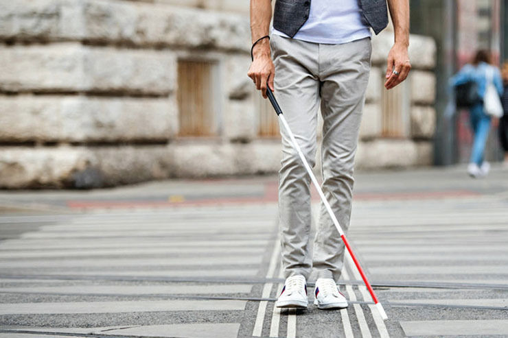 استفاده غیرمجاز از یک نابینا استفاده غیرمجاز از یک نابینا