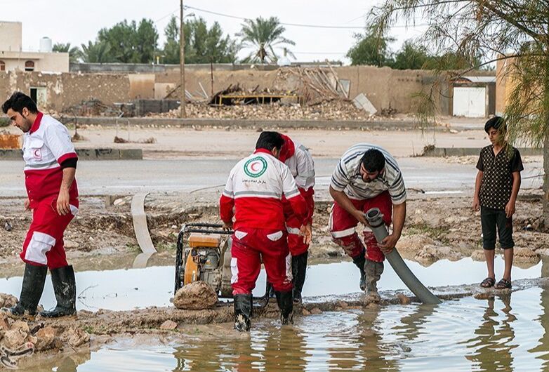 امدادرسانی هلال احمر به ۱۷۰ نفر در سیل سیستان و بلوچستان