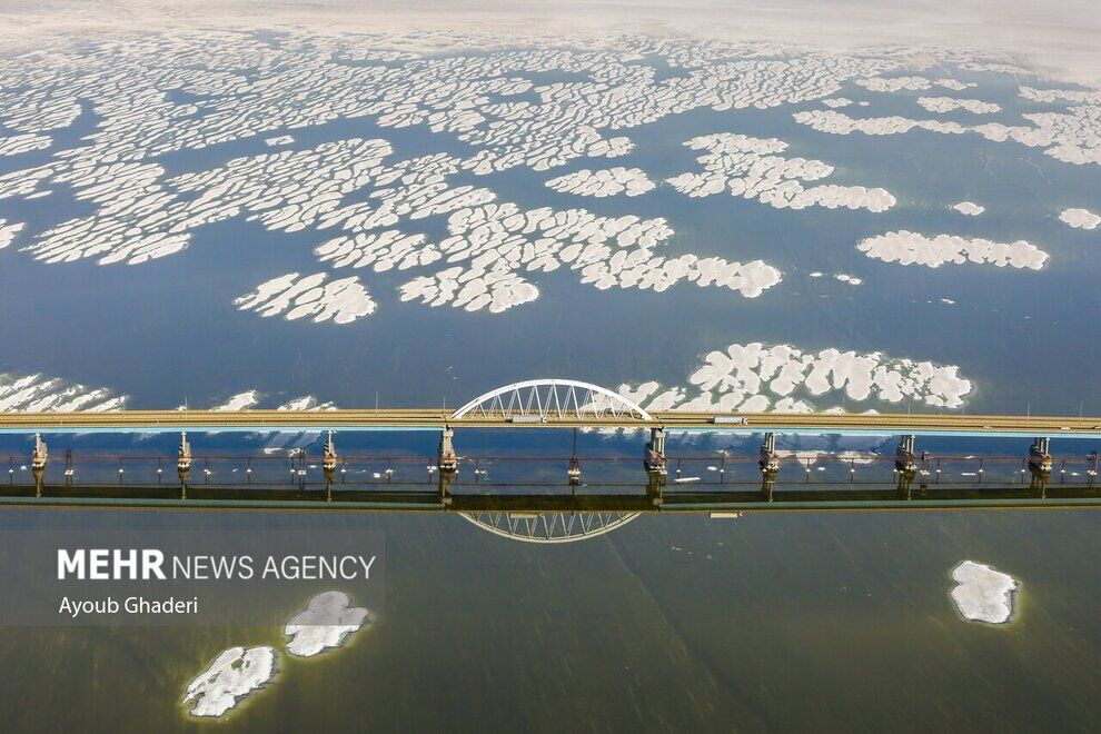 (تصاویر) دریاچه خشک شده ارومیه
