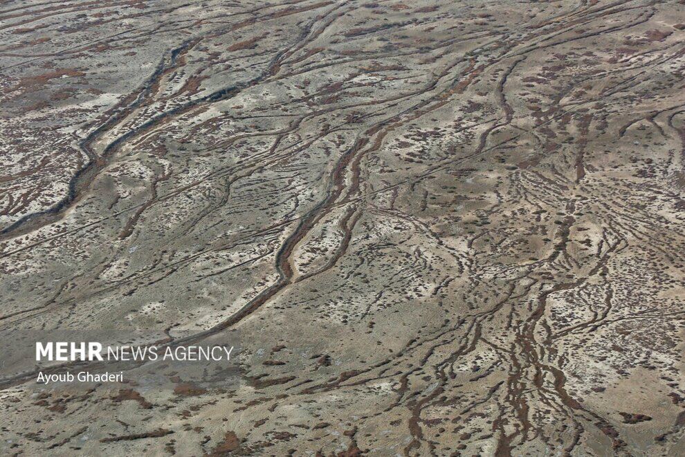 (تصاویر) دریاچه خشک شده ارومیه