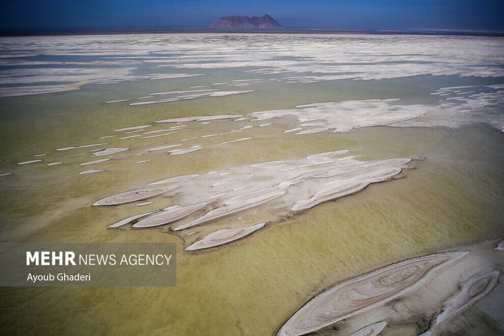 (تصاویر) دریاچه خشک شده ارومیه