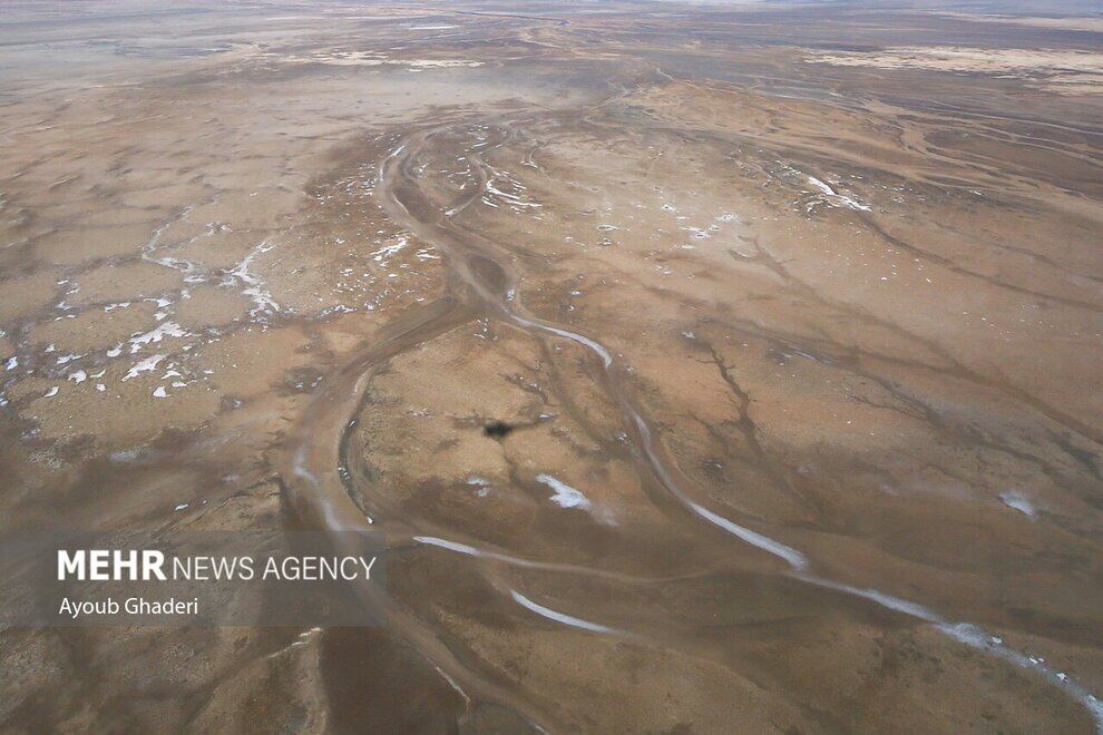 (تصاویر) دریاچه خشک شده ارومیه