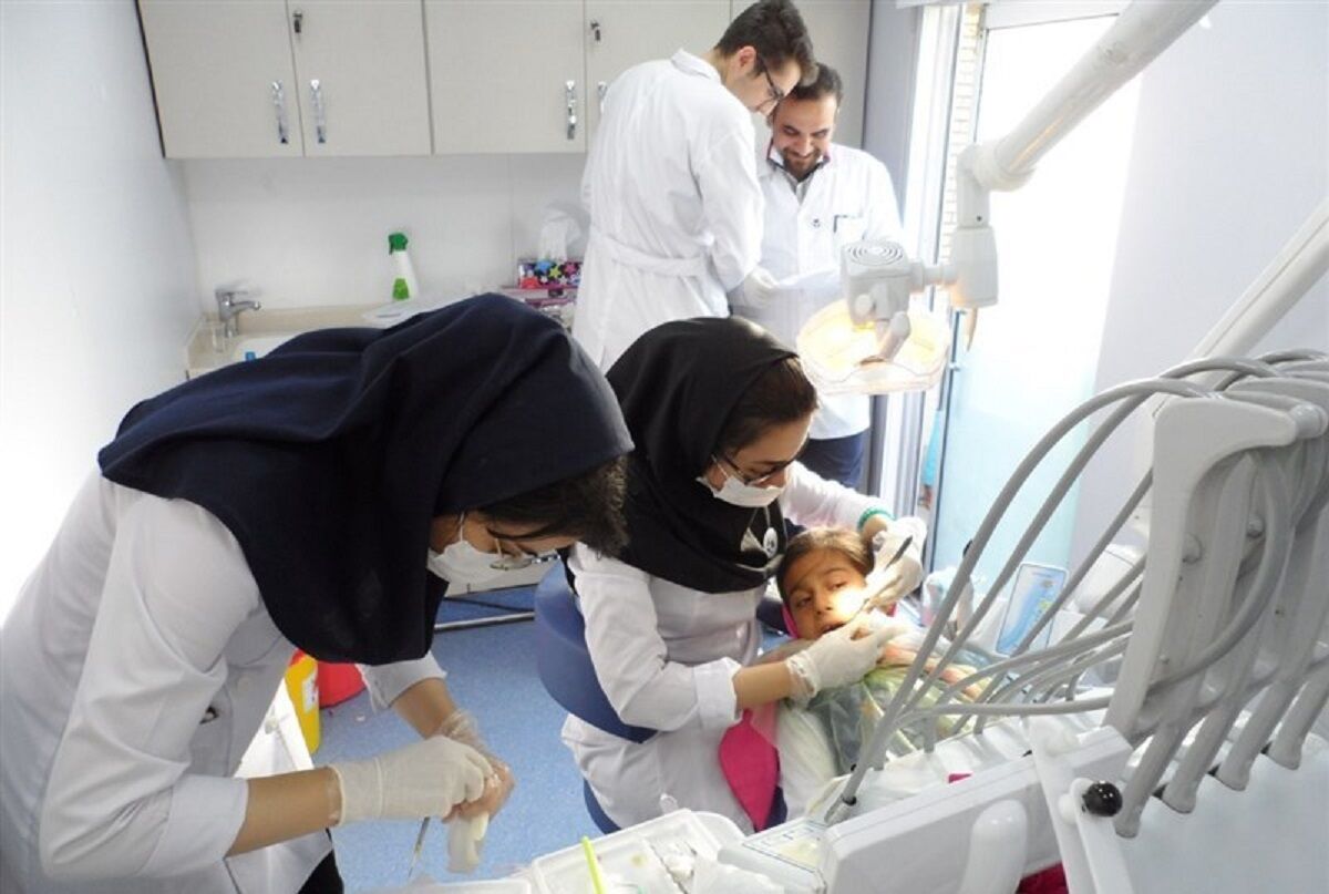 بیمهها در ایران نقش قلک را دارند/ هزینه بالای خدمات دندانپزشکی بیمهها در ایران نقش قلک را دارند/ هزینه بالای خدمات دندانپزشکی