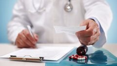 پرداخت خسارت تعرفه‌های غیر واقعی از جیب بیمار و پزشک