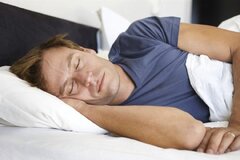 بهترین حالت خوابیدن در محافظت از مغز کدام است؟