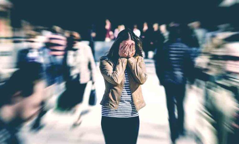 ویژگی ها و نشانه های پانیک در کودکان ویژگی ها و نشانه های پانیک در کودکان
