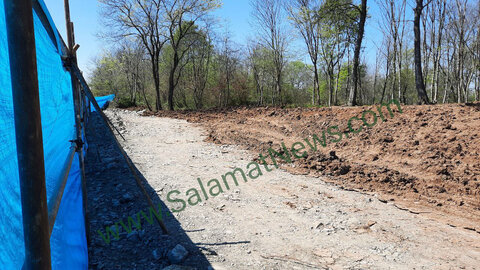 نابودی درختان وتخریب خاک هیرکانی در "پارک جنگلی بزچفت" مازندران برای استقرار کانکس نگهبانی/ طرح های گردشگری جنگل ها را می خورند
