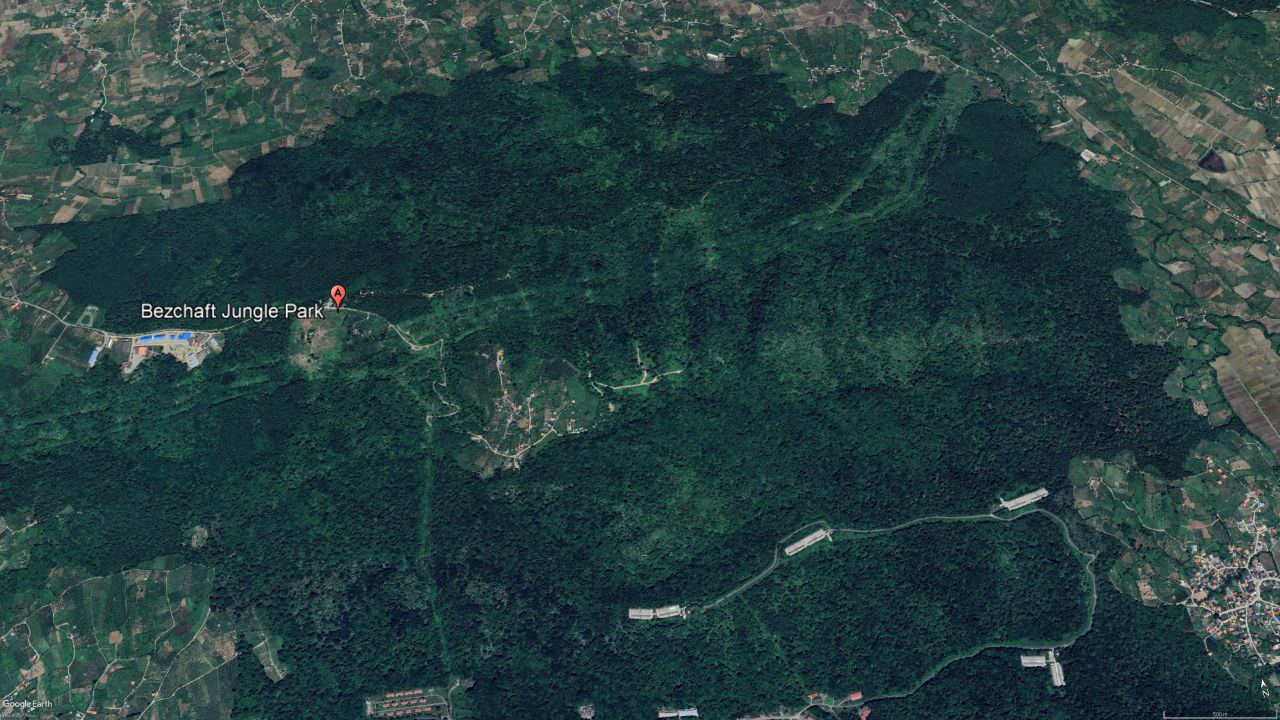 نابودی درختان وتخریب خاک هیرکانی در "پارک جنگلی بزچفت" مازندران برای استقرار کانکس نگهبانی/ طرح های گردشگری جنگل ها را می خورند