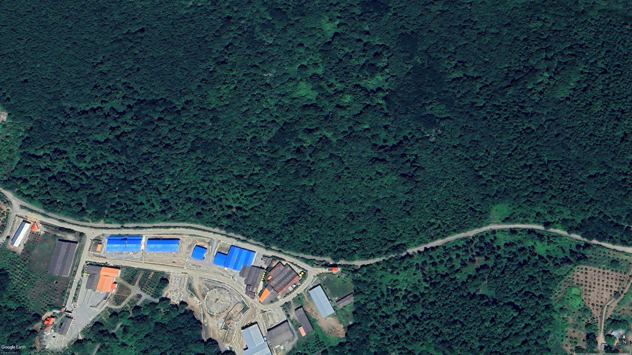 نابودی درختان وتخریب خاک هیرکانی در "پارک جنگلی بزچفت" مازندران برای استقرار کانکس نگهبانی/ طرح های گردشگری جنگل ها را می خورند