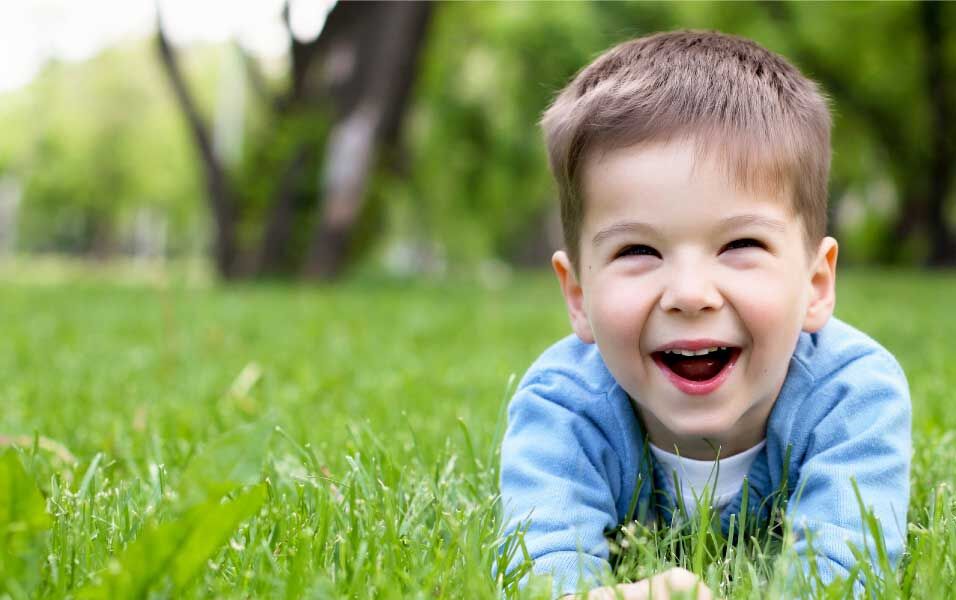 چگونه فرزندان شادتری تربیت کنیم؟ چگونه فرزندان شادتری تربیت کنیم؟