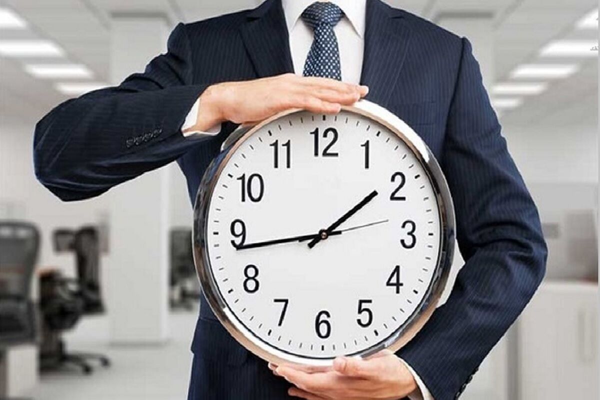 ساعت کار ادارات از این تاریخ تغییر میکند ساعت کار ادارات از این تاریخ تغییر میکند