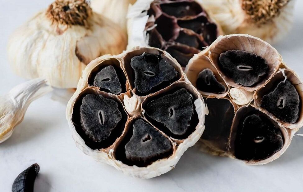 طرز تهیه سیرسیاه – سیر سیاه چگونه تهیه میشود؟ طرز تهیه سیرسیاه – سیر سیاه چگونه تهیه میشود؟