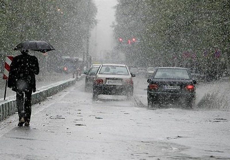 رگبار باران در نیمه‌ شمالی تهران/ پیش‌بینی طوفان لحظه‌ای