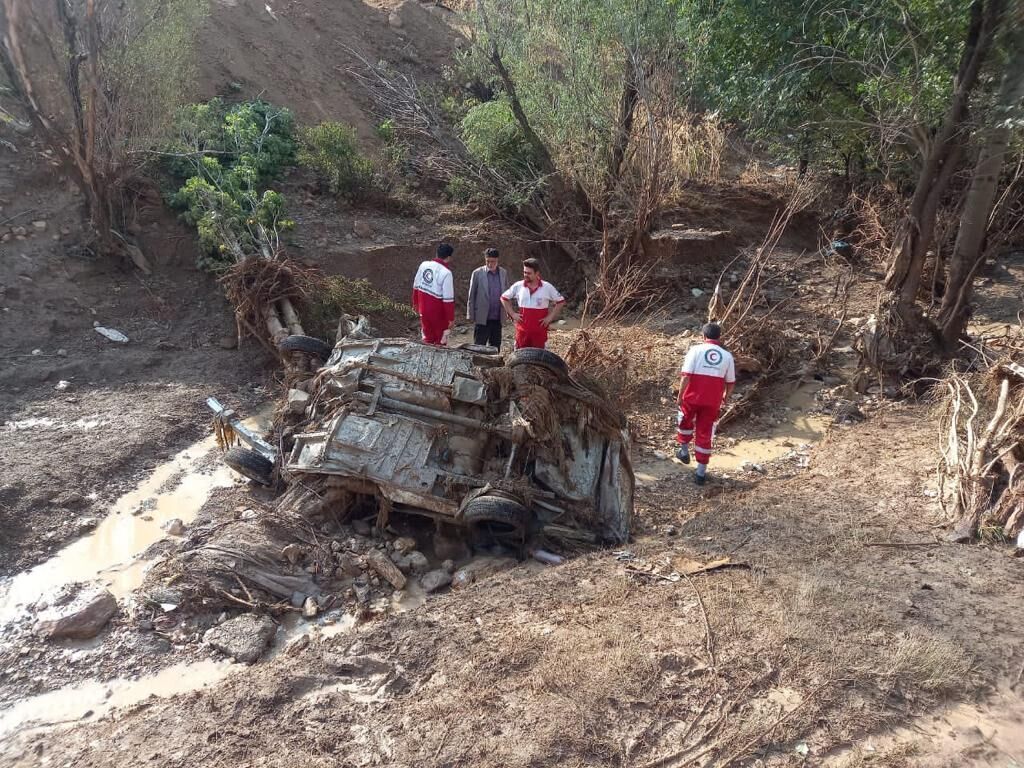 مصدومان سیل جاده چالوس به ۱۶ نفر رسید مصدومان سیل جاده چالوس به ۱۶ نفر رسید
