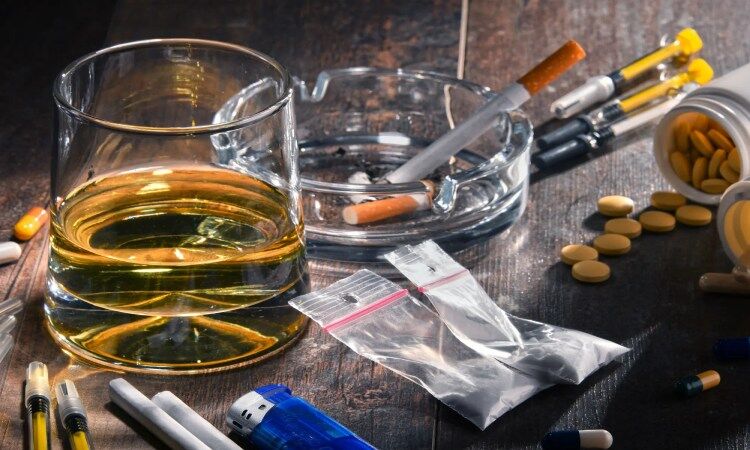 هشدار درباره خطرات ترکیب داروهای آرامبخش و الکل هشدار درباره خطرات ترکیب داروهای آرامبخش و الکل