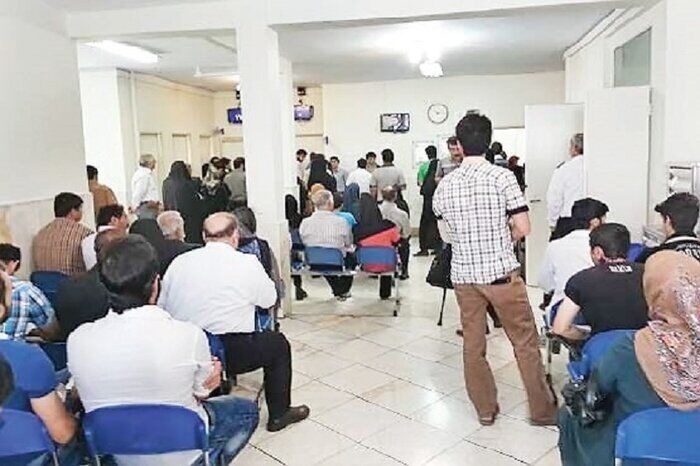 ویزیت همزمان بیماران، خلاف شئون پزشکی و نقض حقوق بیمار است ویزیت همزمان بیماران، خلاف شئون پزشکی و نقض حقوق بیمار است