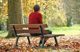 افسردگی فصلی: نشانهها و راههای مقابله با آن در آغاز پاییز افسردگی فصلی: نشانهها و راههای مقابله با آن در آغاز پاییز