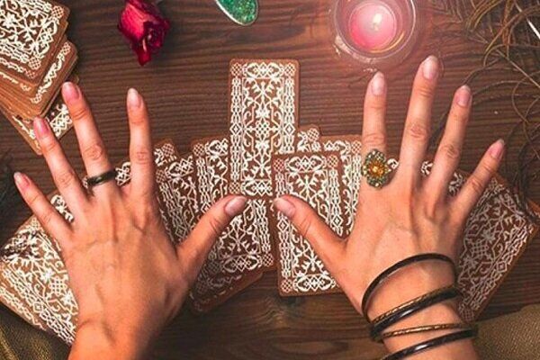 دعانویسان؛ مشاوران غیررسمی یا تهدیدی برای سلامت روان؟ بازار داغ خرافات در قرن ۲۱ دعانویسان؛ مشاوران غیررسمی یا تهدیدی برای سلامت روان؟ بازار داغ خرافات در قرن ۲۱