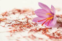 ۱۰ خاصیت شگفت‌انگیز زعفران که نمی‌دانستید!