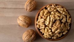 نحوه مصرف و خواص بی‌نظیر گردو و زنیان بر عملکرد کلیه‌