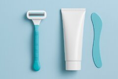 برای از بین بردن موهای زائد، تیغ بهتر است یا کرم موبر؟