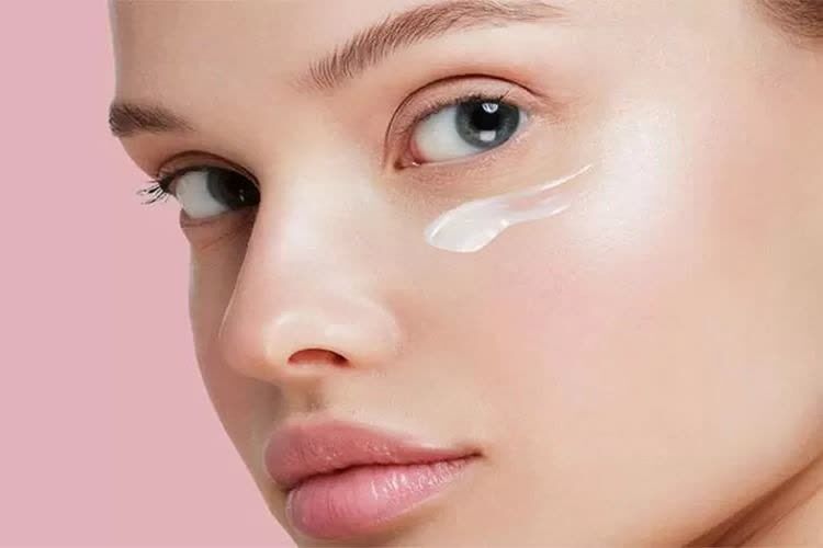چگونه محصولات مراقبت پوست کره‌ای باعث کاهش چین و چروک می‌شوند؟