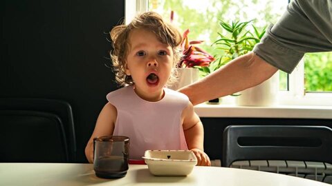 هشدار اورژانس درباره خطر خفگی کودکان با اجسام کوچک؛ اقدامات پیشگیرانه و فوری