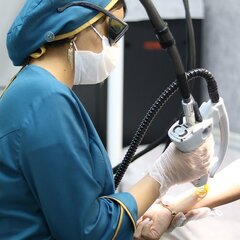 دو عامل اصلی اعتماد به مرکز لیزر دکتر راحمی تهرانپارس