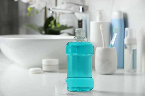 راهنمای جامع انتخاب دهان‌شویه با فواید ضد پلاک و ضد باکتری