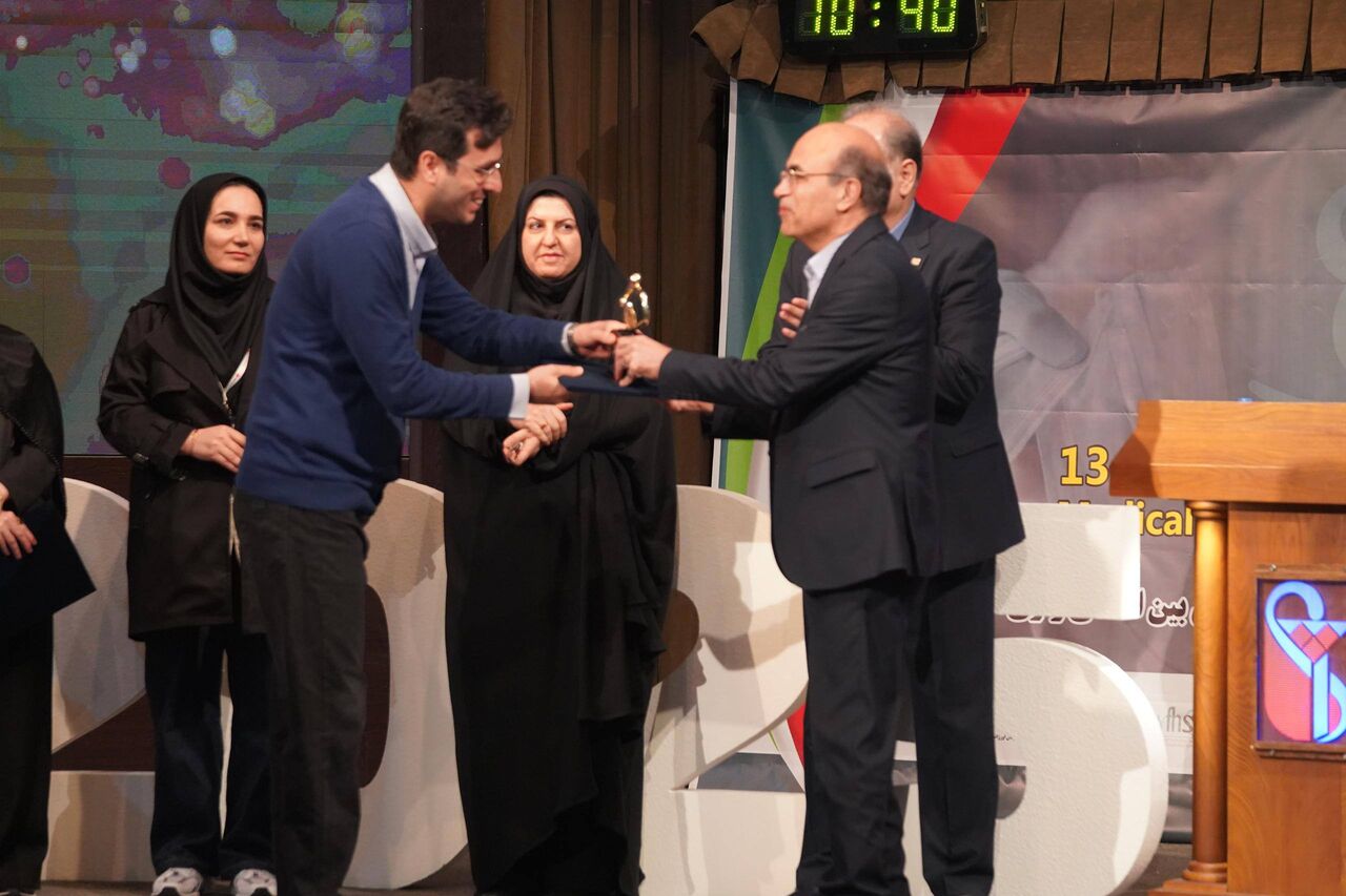 برگزیدگان جایزه «تجربه برتر بالینی آکسیا ۱۴۰۴» در کنگره کنترل عفونت معرفی شدند