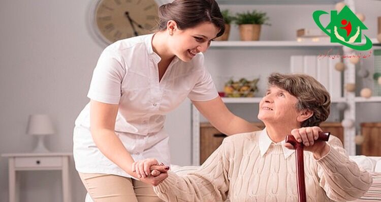 تحول دیجیتال در مراقبت از سالمندان: نقش فناوری‌های نوین در خدمات پرستاری در منزل در سال 2025