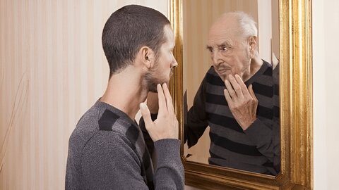 اختلالی که در آینه خودش را نشان می‌دهد