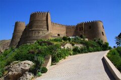 جنگ بلای جان قلعه تاریخی فلک‌الافلاک لرستان شد
